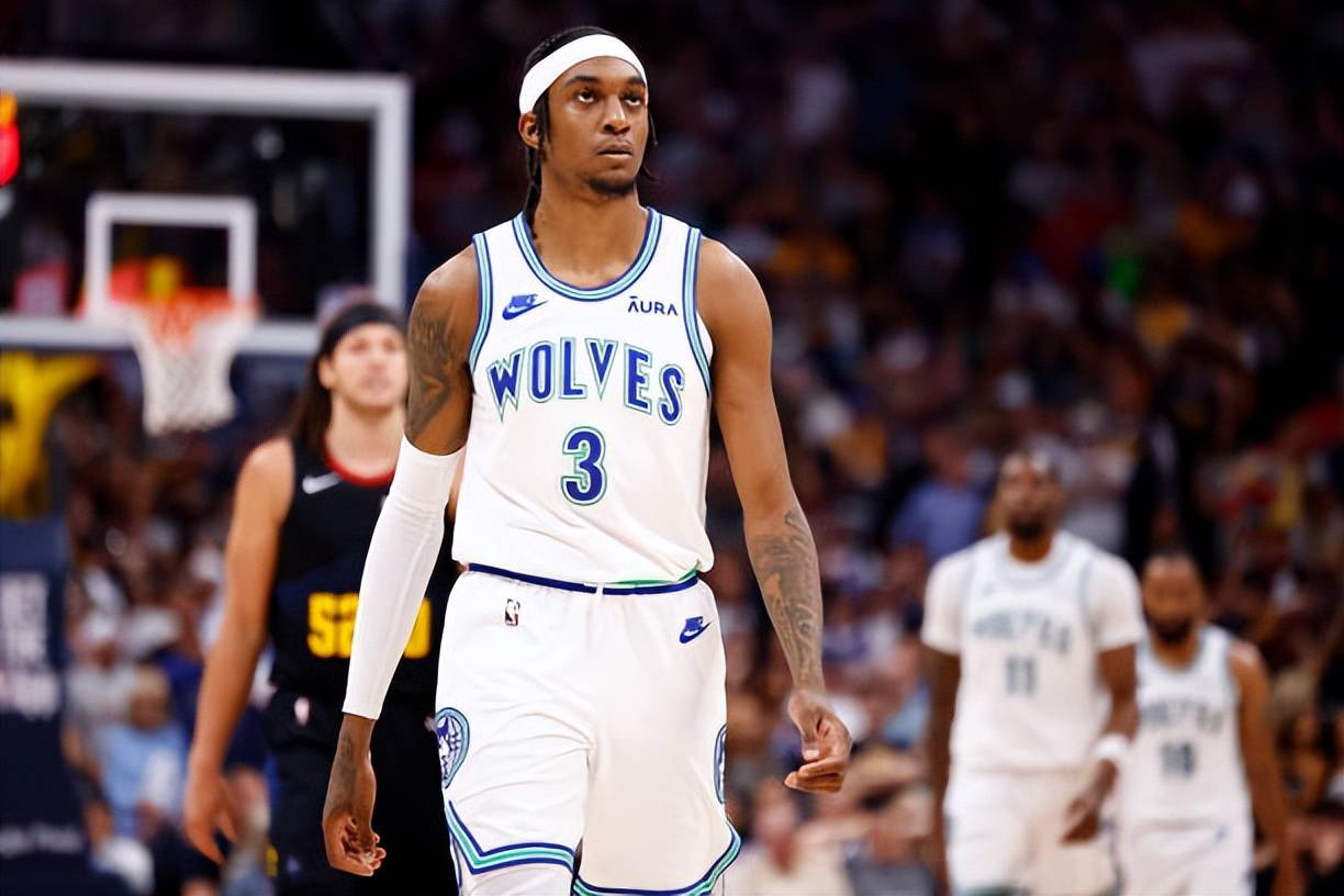 麦克丹尼尔斯_比赛_球员