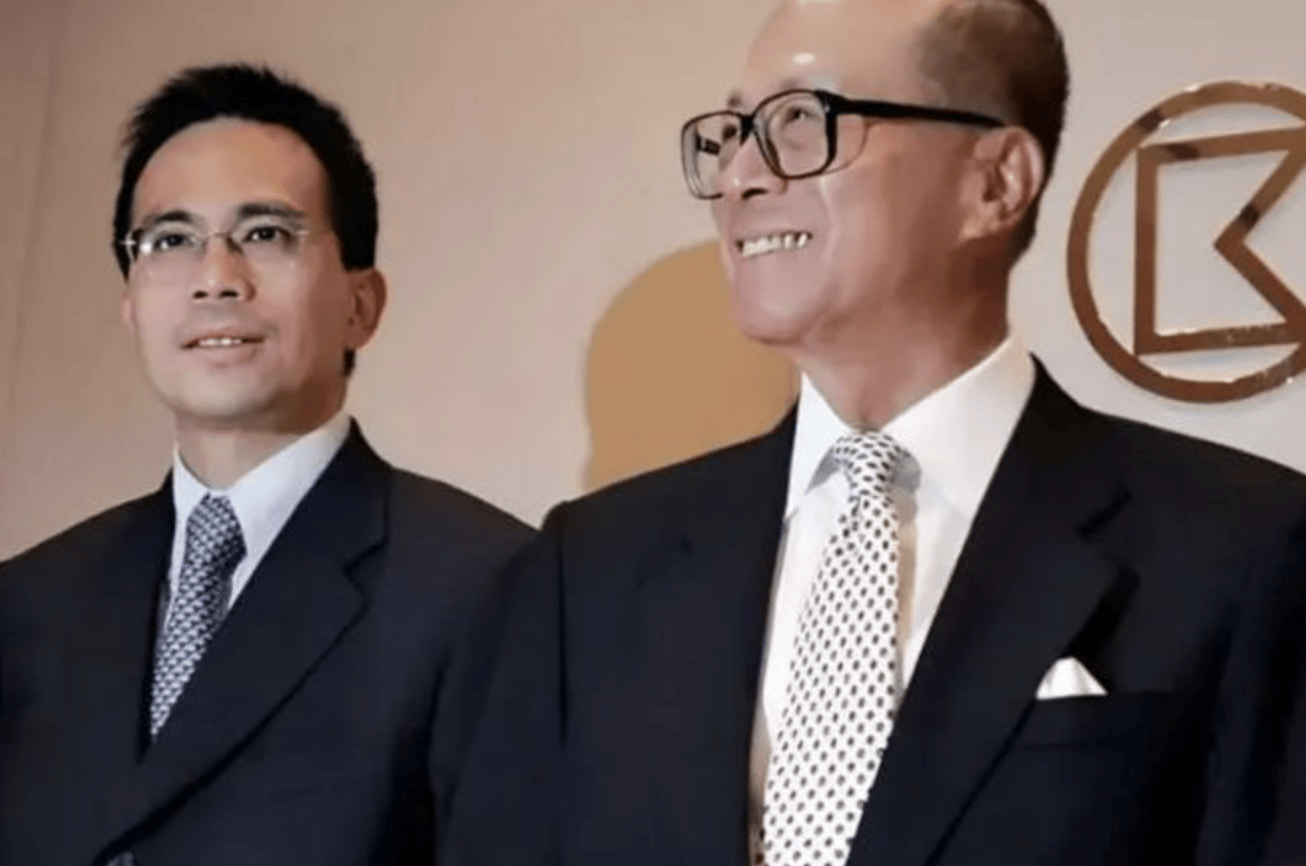 60岁李泽钜近照曝光,头发花白梳三七分头,不如小两岁李泽楷精神