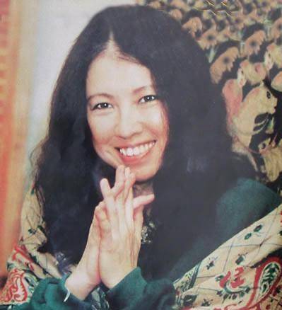 三毛自杀前的照片曝光:满眼哀伤,举止孤独,4月后在医院自缢