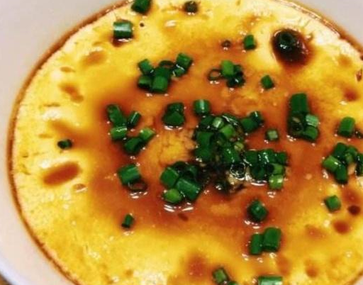 做水蒸蛋,万万不可直接加冷水,多加这1步,鸡蛋羹更滑嫩