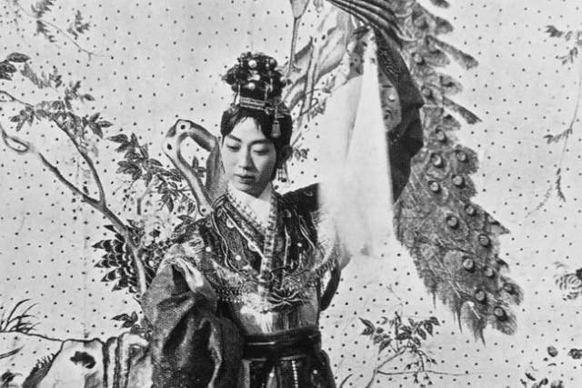 露兰春:24岁被迫嫁黄金荣,婚后出轨薛恒生七子,为何38岁早逝?