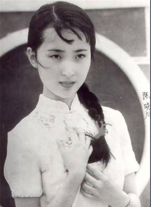 87版《红楼梦》薛宝钗有多美?欧阳奋强:剧组的小伙子都暗恋她!