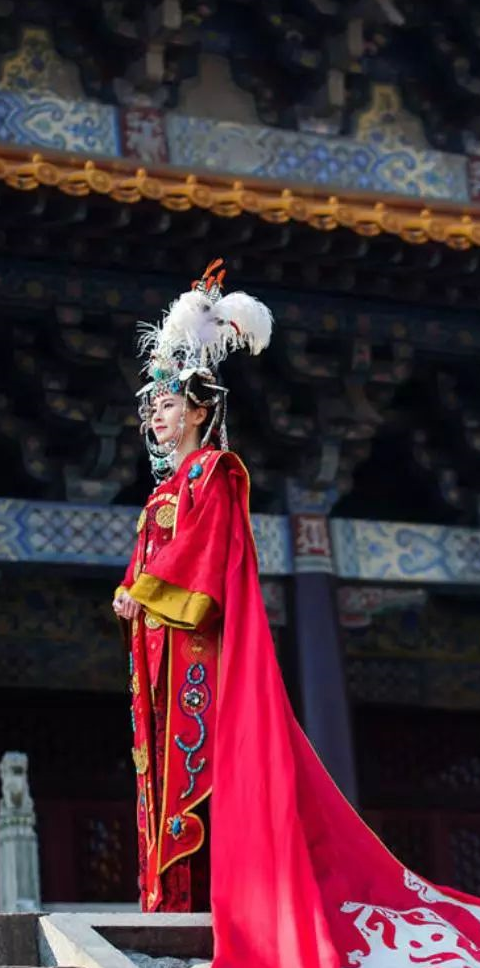 中国女子服饰:一幅艳美的历史画卷