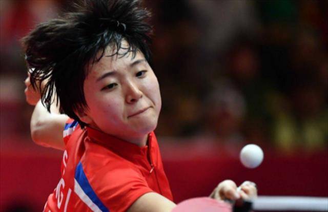 而日本选手福原爱又曾几度出镜演唱,可见她和中国队的友谊