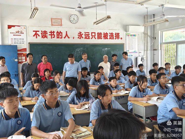 濮阳市华龙区第二中学创建省级书法教育实验校工作得到省教育厅专家
