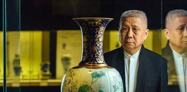 马未都说这种造假手段很残忍:将玉塞进活羊腿里,几年后取出