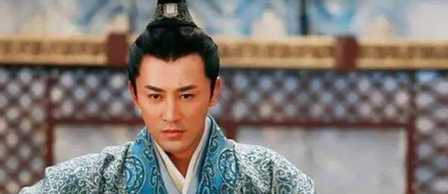 一生短辕牛车出行,与天子"共坐龙床",却要"密营藏娇"的名相