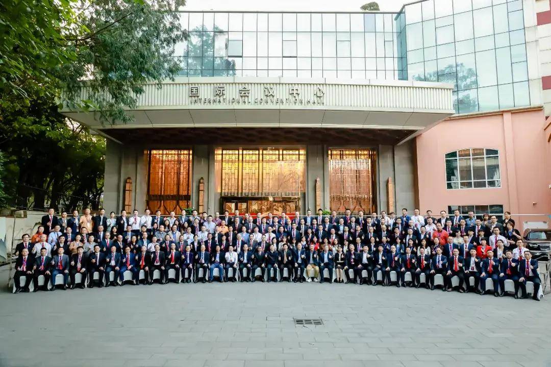 热烈祝贺龙树集团董事长邓树生当选为广东省江西赣州商会执行会长