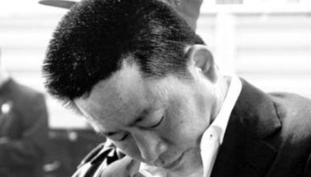 宋留根,河南许昌人,1963年生.