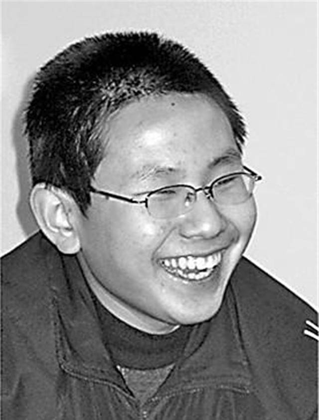 这个00后神童,2天半读完小学,1年上完初中,10岁就考进了南科大_苏刘溢