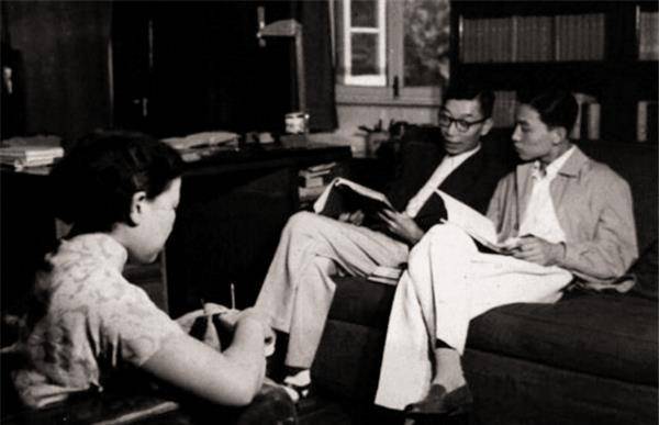 54年前傅雷夫妇家中自杀,遗书细节感人,墓碑上12个字概括了一生