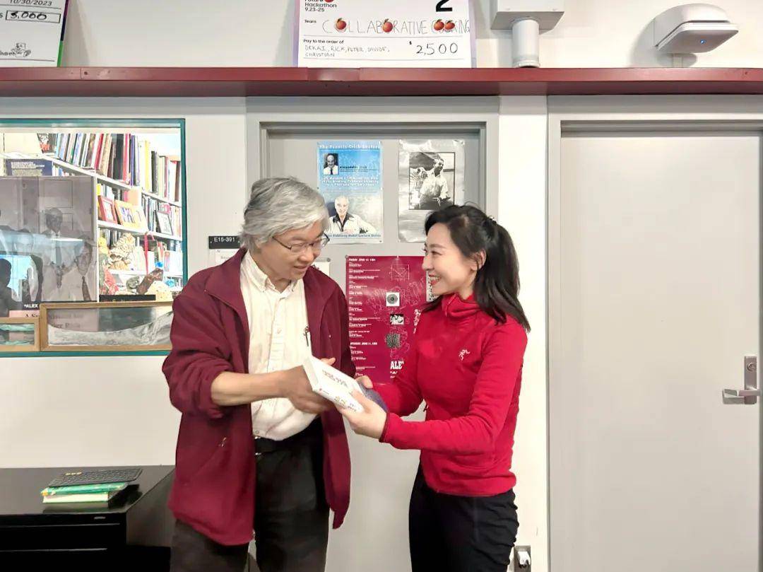 吴婷校长与张曙光院士4,访学全球领先企业除了与菲利普·科特勒教授