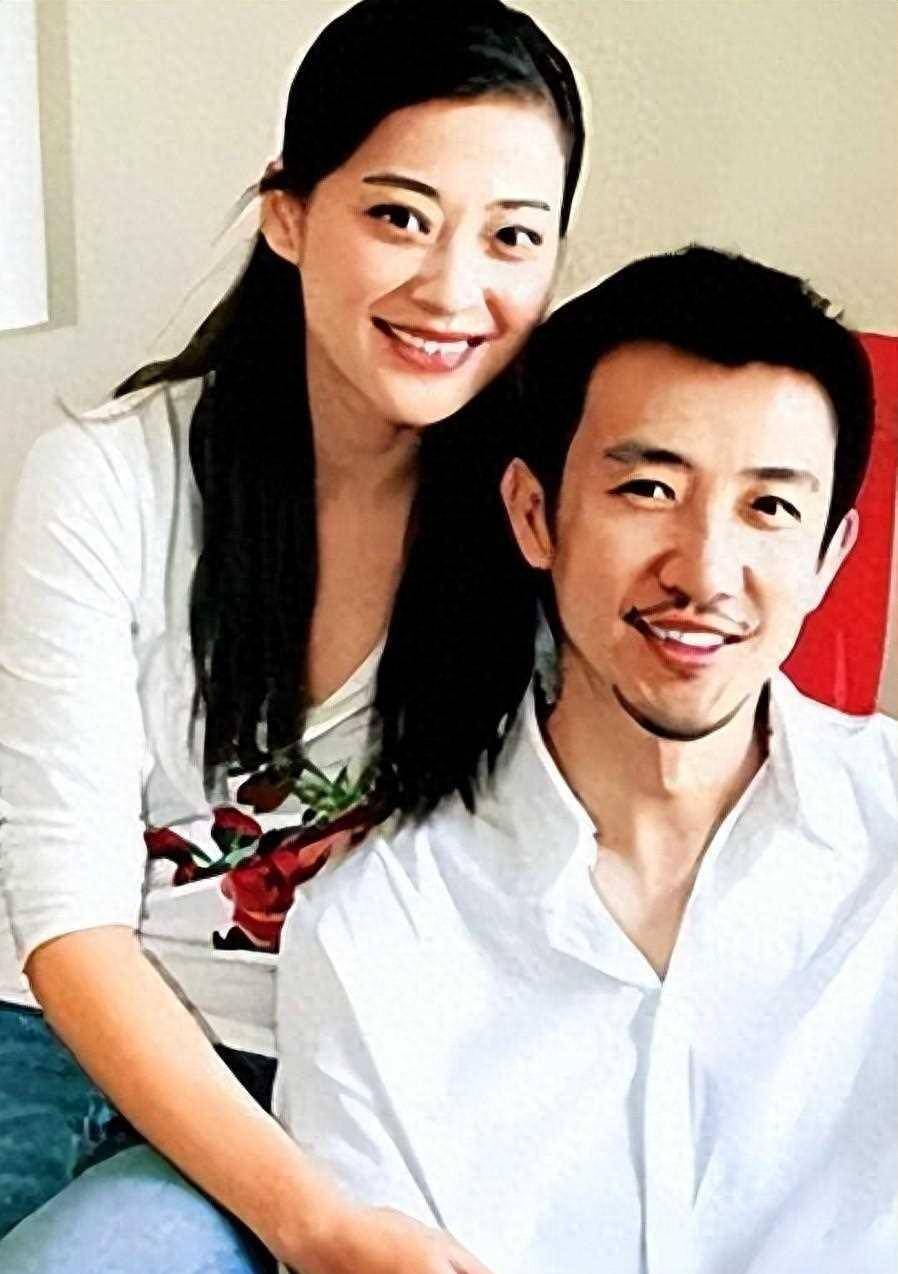 梅婷前夫鄢颇全家福,娇妻女儿不及前妻美?_妻子_家庭_一家人