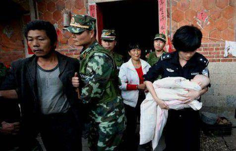 死刑判决,让拐卖33个婴儿的喻立香失声痛哭:我的三个小孩咋办?