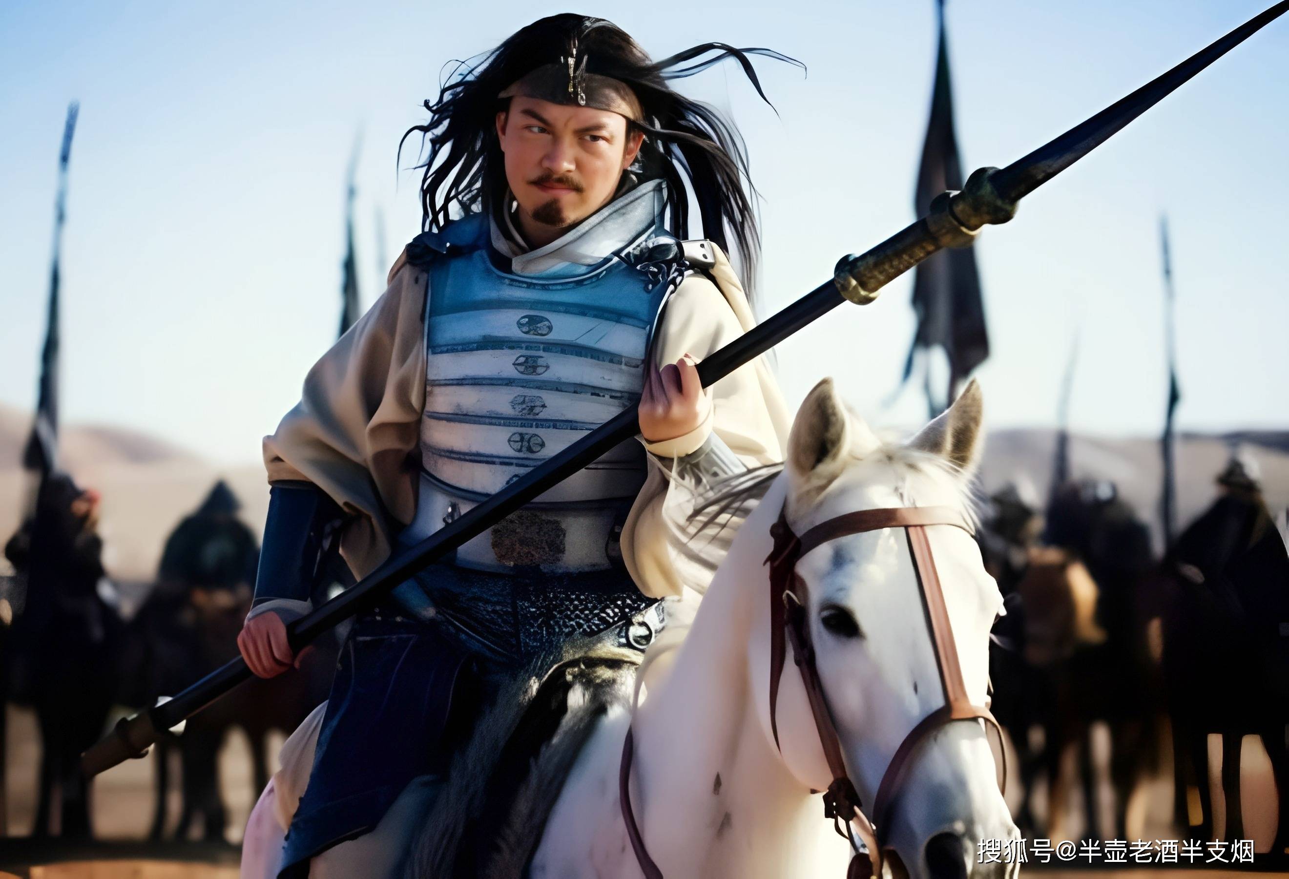 曹操被马超追得割须弃袍,只见曹洪死战夏侯渊紧急救