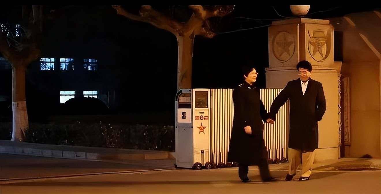 "酒厂技术员"麻一铭:岳父母反对仍娶护国女战神,儿子让他骄傲