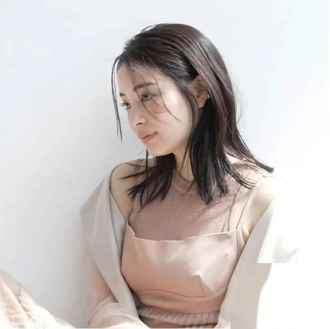 广濑铃写真,35岁女神的曼妙身姿与性感魅力,美艳动人!