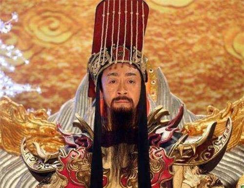 别人问你"贵姓", 通常要答"免贵", 但你若是这两个姓就用不着