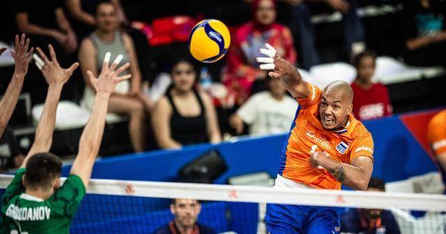 男排爆大冷:世界第一0-3惨败,奥运冠军2-3落败,中国男排3连胜