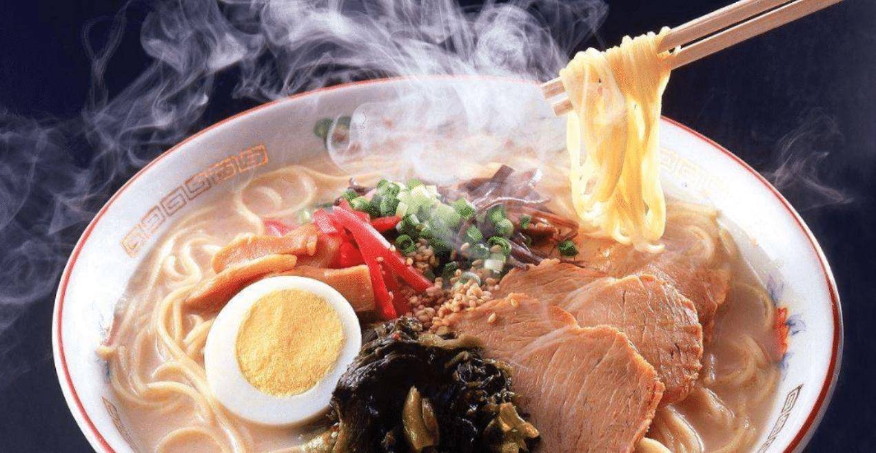 一生入狱2次,破产3次,他发明出的一种食品,成为国人的最爱
