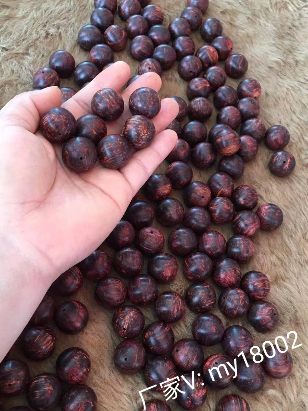 海黄和紫檀柳手串你还分不清?这不很明显吗_黄花梨_海南_味道