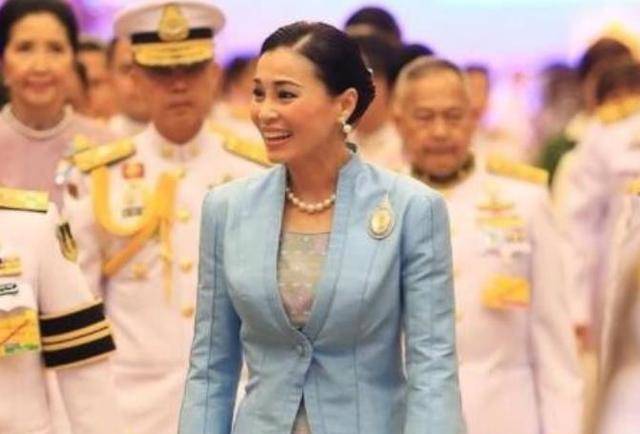 苏提达肚子太争气,被太后钦点为泰国王后_妮娜_诗丽吉_王室