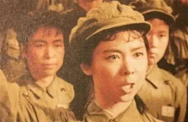 上甘岭坑道女兵刘禄曾,26年后在纽约就餐,被当时美