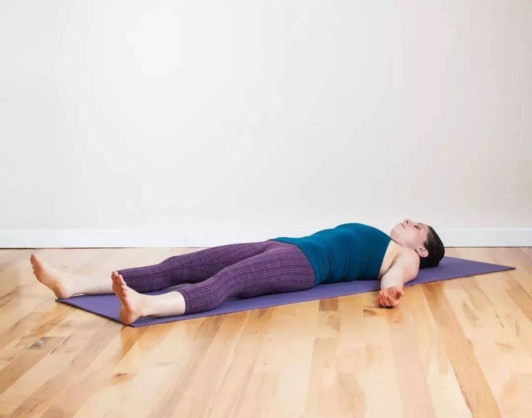 一套"祛湿排寒"的瑜伽序列,女性一定要多练!_身体_双手_手臂