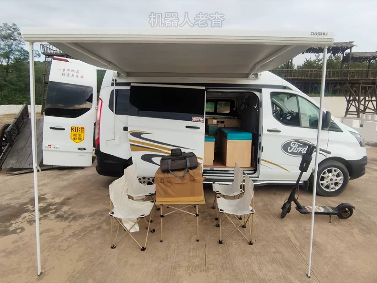 这床车改装很到位,福特新全顺diy宿营车,ford旅居车设计案例