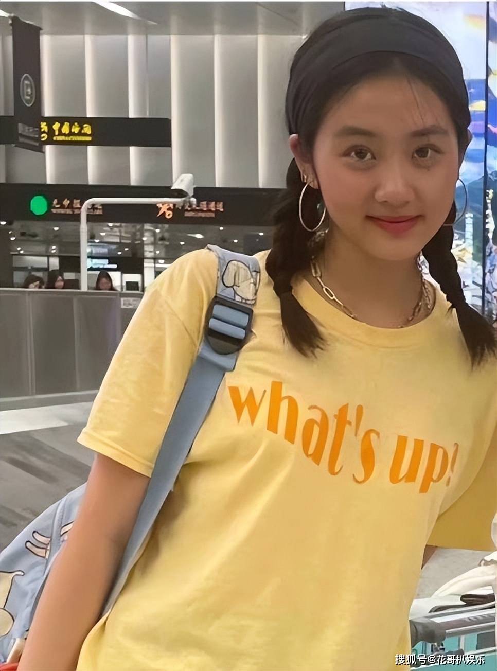 孙莉发文晒照,感慨大女儿黄多多高中毕业,引发评论区网友的热议