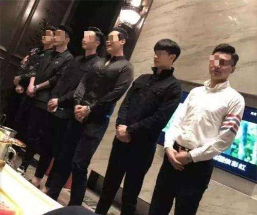 小伙应聘公关被"富婆"套路,进房30秒不到就被赶出,因为不专业