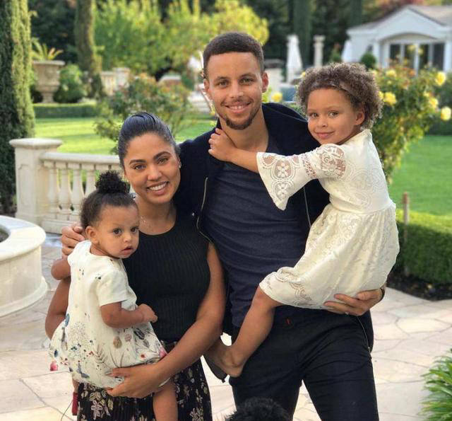 库里第二儿子出生,尊重妻子用中文姓氏取名!球迷期待归化