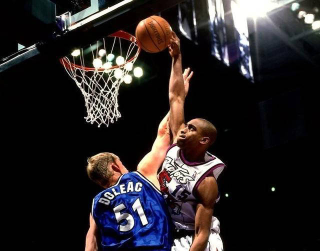 麦迪与卡特共同篇章:猛龙队的遗憾与无奈