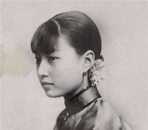 我们就通过一组旧照来看看军阀们的姨太太到底长什么样子.