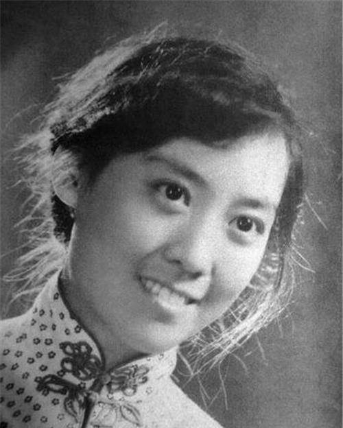 她是上海滩第一美女的女儿,嫁给民国总统,晚年却在寺庙孤独离世