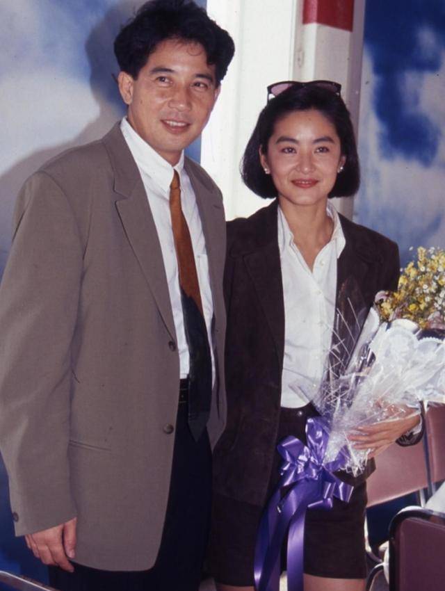 秦汉是影视巨星,他与秦祥林,林凤娇(成龙老婆),林青霞合称"二秦二林".