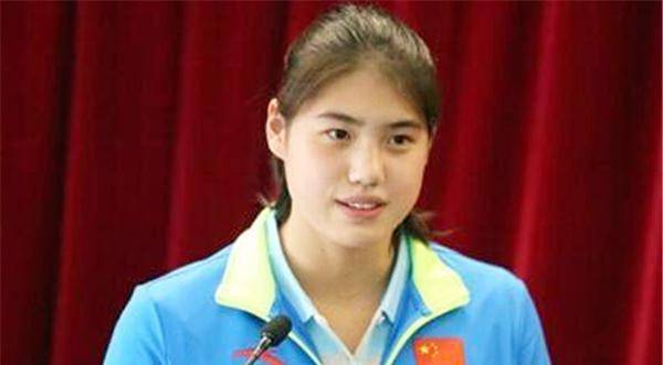 她是中国泳坛的"新蝶后",多次打破比赛记录,颜值与实力并存!