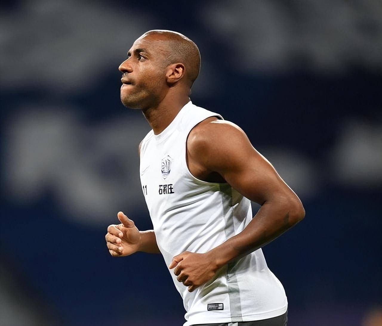 前广州恒大功勋球员穆里奇宣布退役,结束20年足球生涯