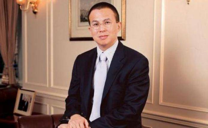 李嘉诚二儿子李泽楷:送贴身保镖1000万股票,保存11年变成废纸