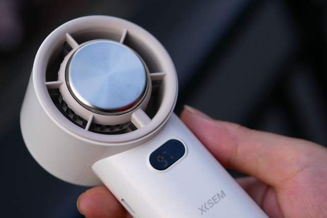 西圣wind手持小风扇：百档调风、超导制冷，夏日清凉新体验