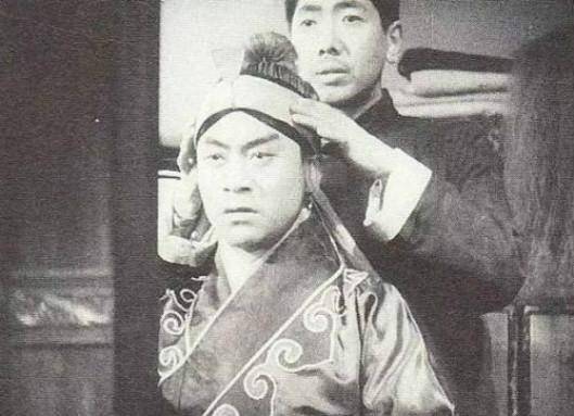 旧社会混娱乐圈有多难?其中的辛酸悲苦,真是一言难尽