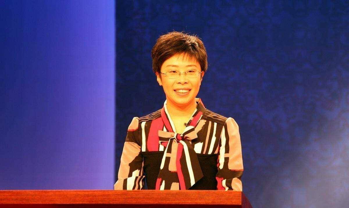 国学女大师蒙曼,"诗词大会"犯低级错误,她的实力到底如何?