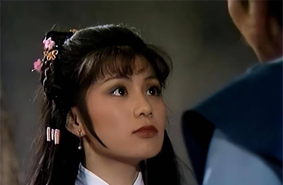 黄蓉的人生观念是什么?把她三个孩子的名字连起来读,就懂了