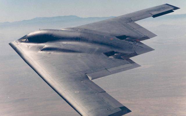 美国b2战略轰炸机到底有多先进?开仓投弹时间,就令多国赶不上