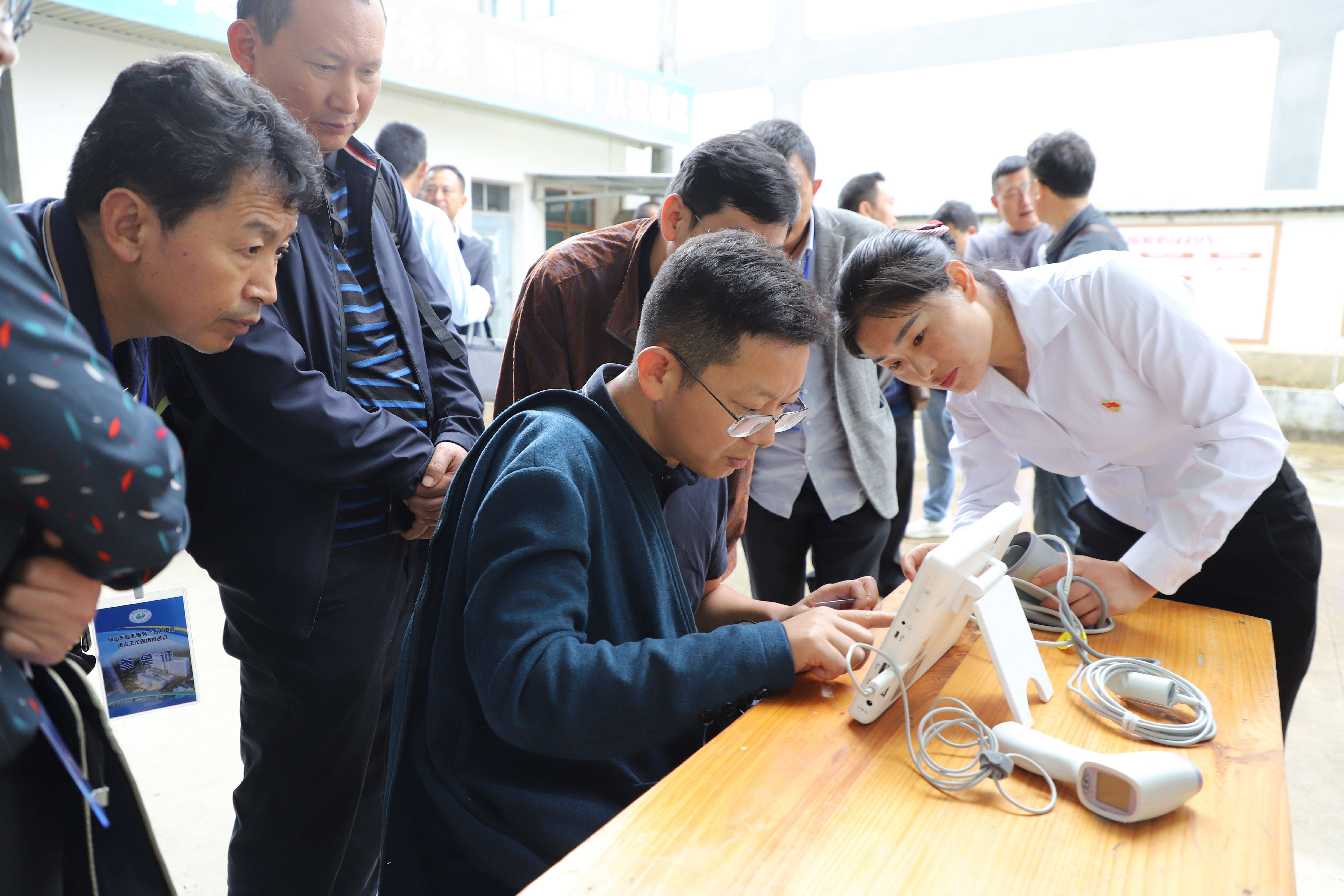 龙陵县人民医院顺利通过县级公立综合医院第二阶段提质达标评审验收