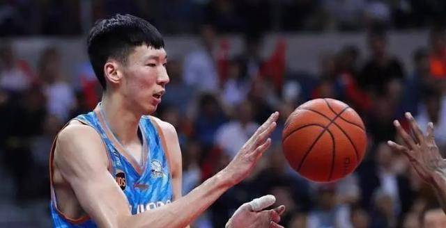 cba球员转会有多难?看周琦和郭艾伦就知道了