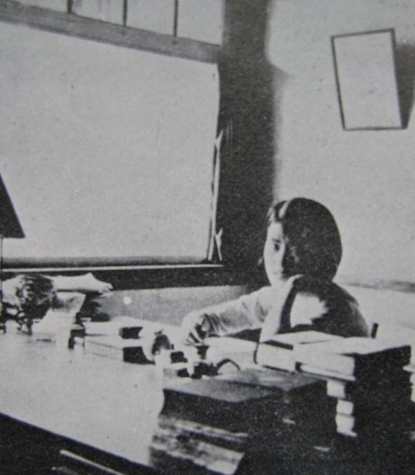 梁宗岱花3万为伶人赎身,怀孕妻子愤然离家,儿子拒绝原谅父亲