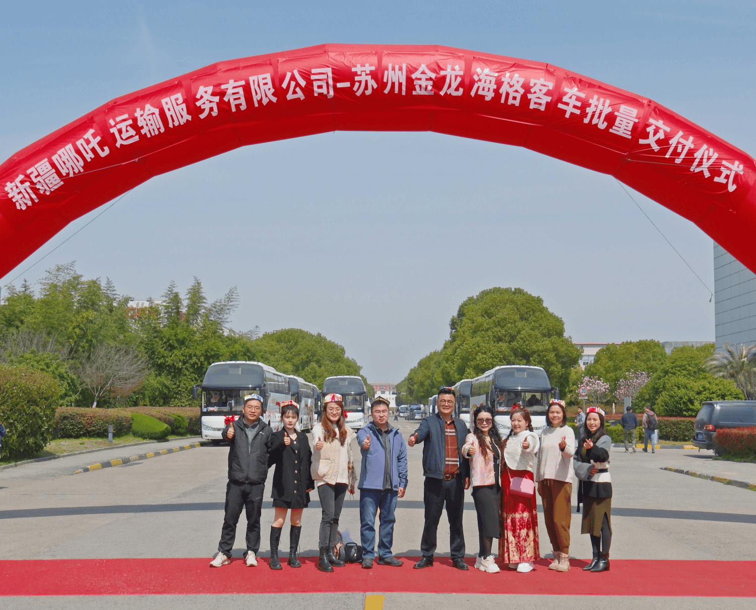 苏州金龙客车为新疆哪吒车队提供"闹海"法宝_伍亚丽_海格_服务