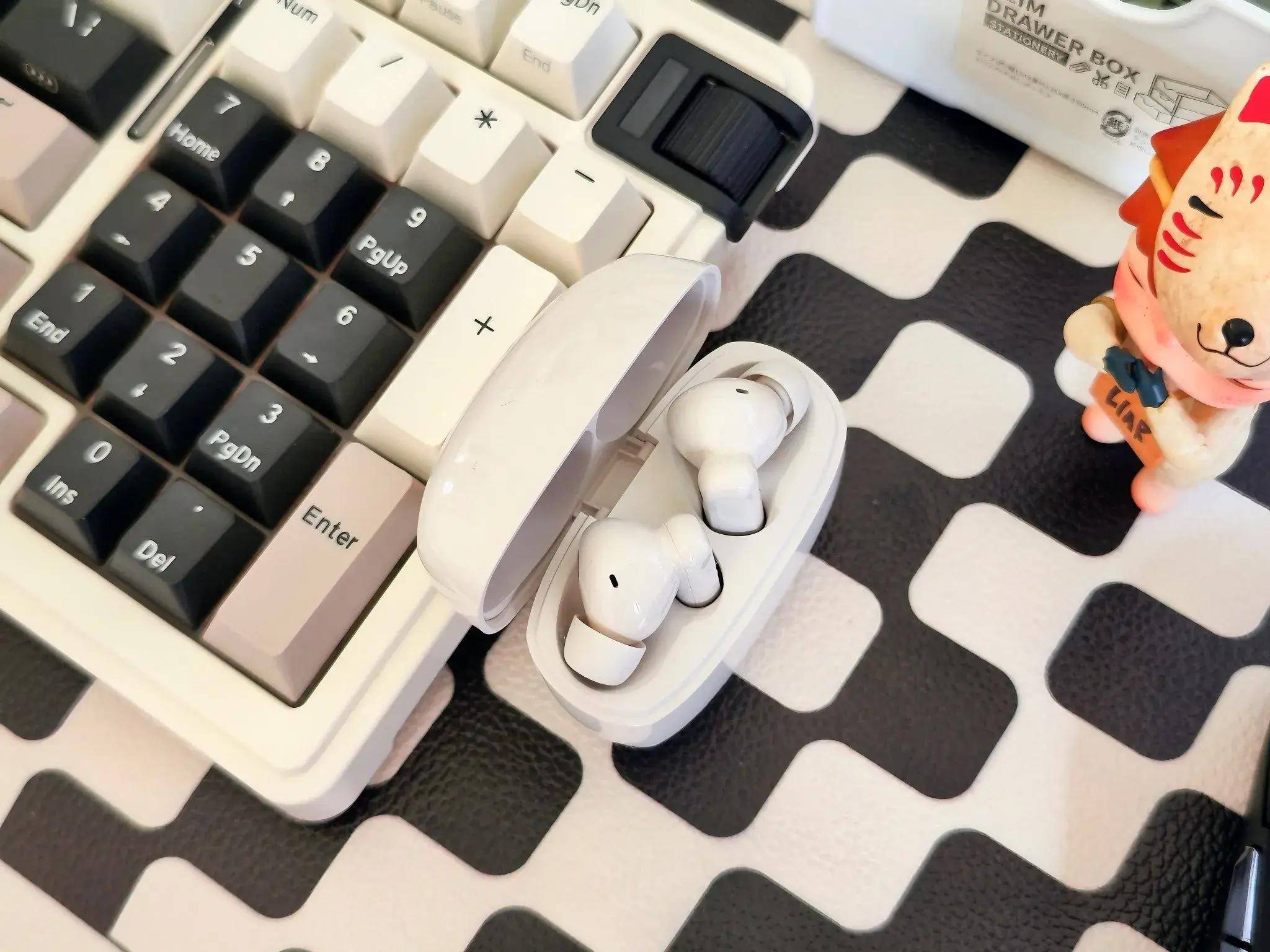 快乐藏在耳朵里?双动圈、双金标、深降噪、空间感一个不落都给你!