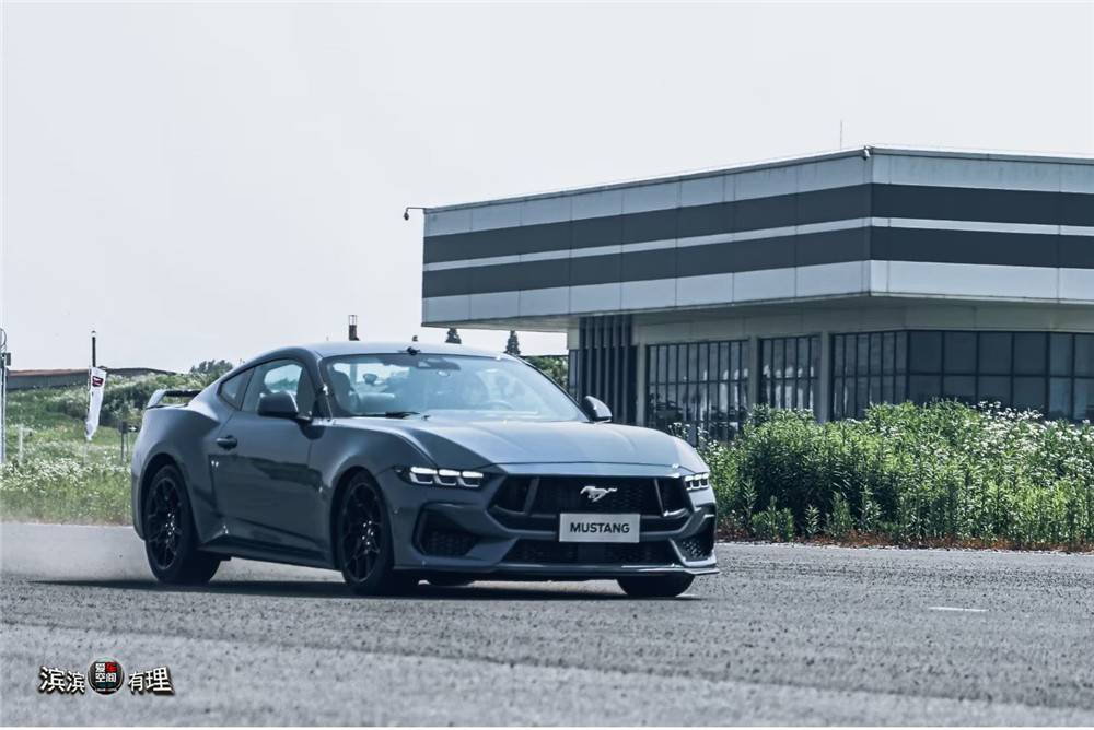 「 爱车空间 」体验全新福特mustang硬顶性能版和敞篷运动版